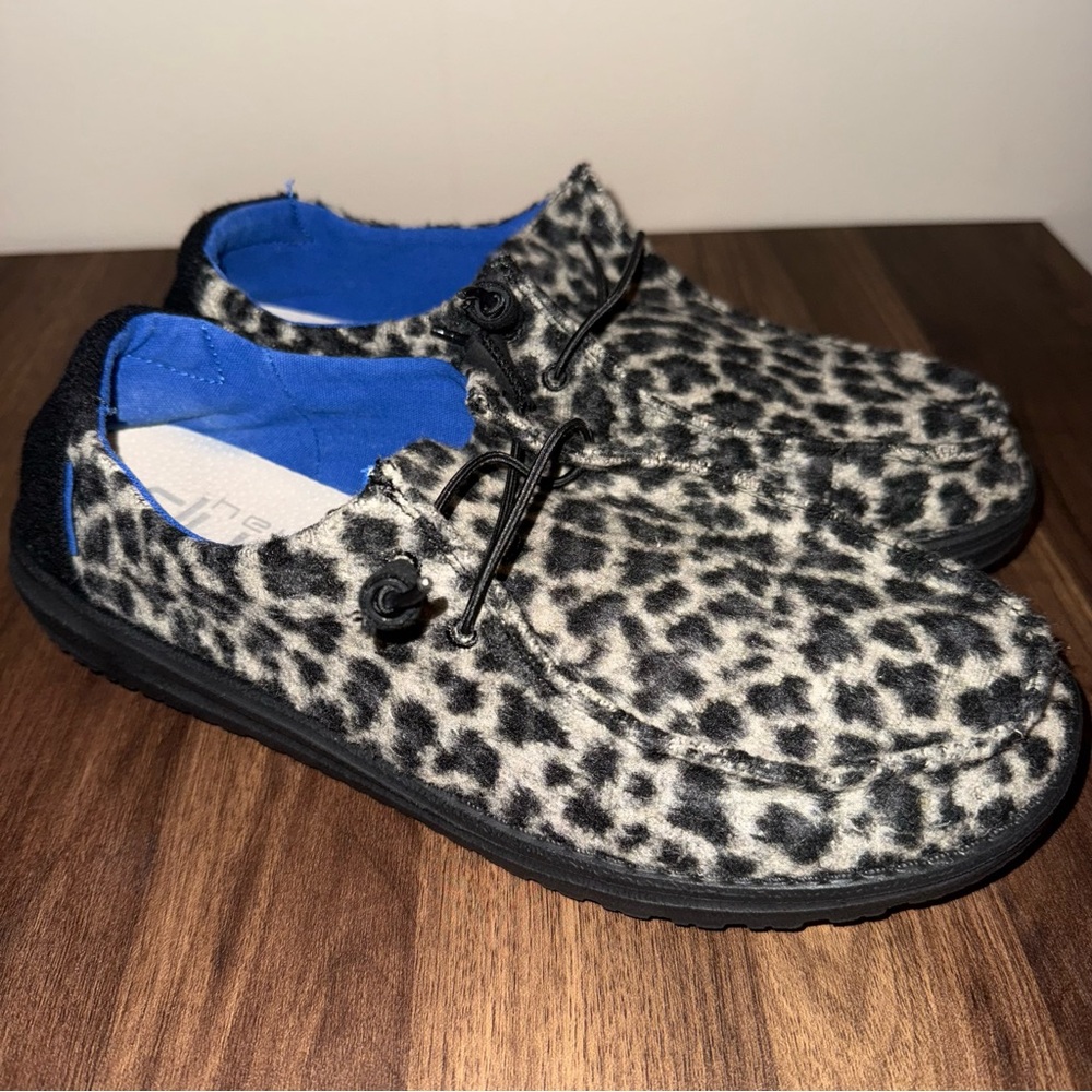 Hey Dude Wendy Wild Cheetah shoes women’s size 10